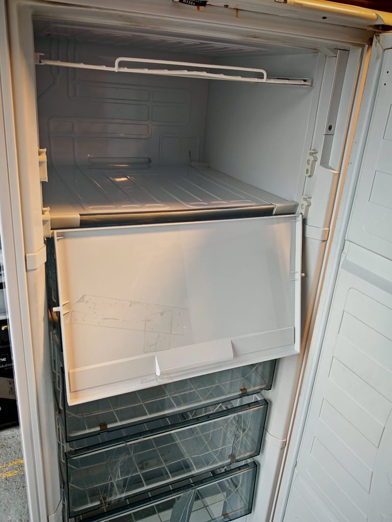Hotpoint Iced Diamond freezer 