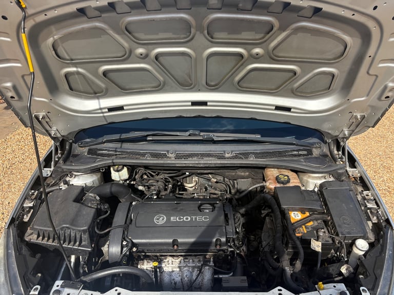 Vauxhall, ASTRA, Hatchback, 2010, Manual, 1598 (cc), 5 doors