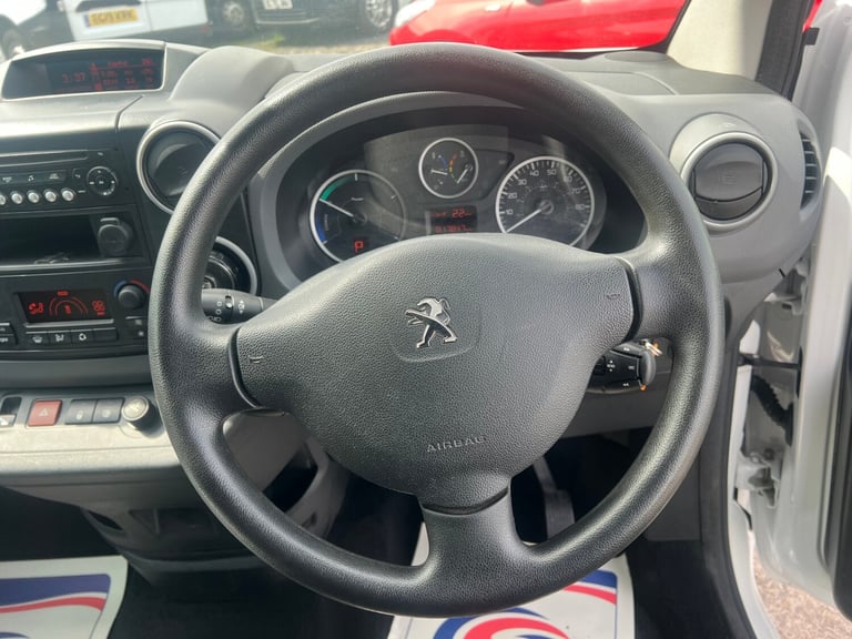2019 Peugeot Partner 636 SE 67 Van Auto PANEL VAN Electric Automatic
