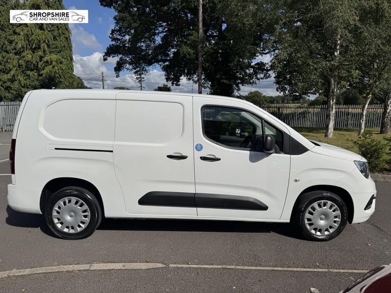 2020 Vauxhall Combo 2300 1.5 Turbo D 100ps H1 Sportive Van PANEL VAN DIESEL Manual
