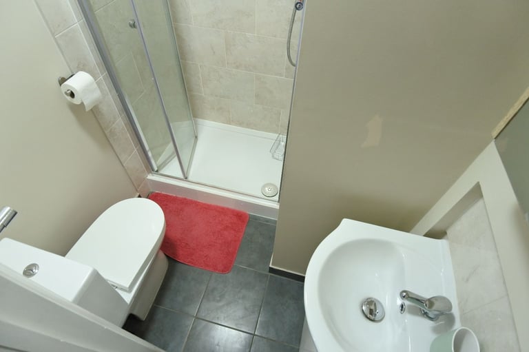 *INC ALL BILLS EXC ELEC* Modern first floor studio flat to rent in Cricklewood