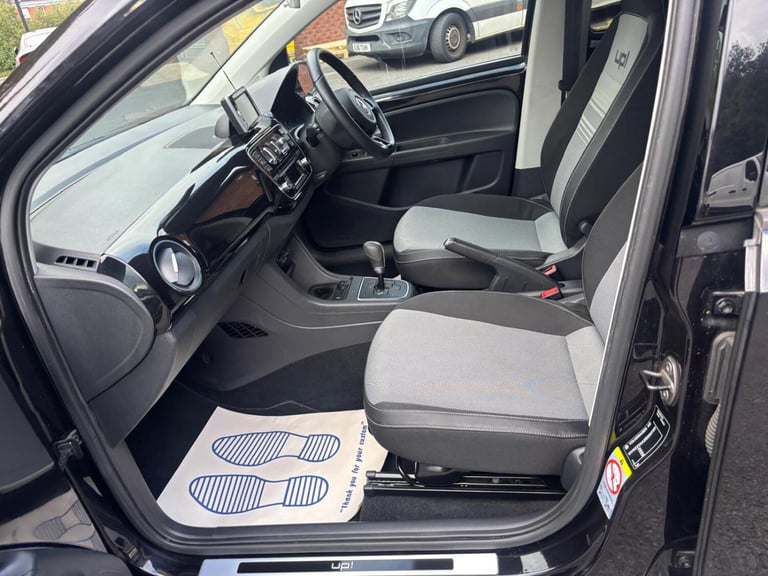 VOLKSWAGEN UP 1.0 High up! 2013