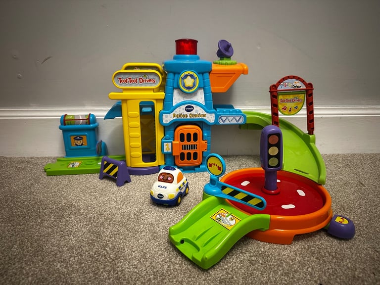 Various kids toys (duplo, toot toot drivers, books)