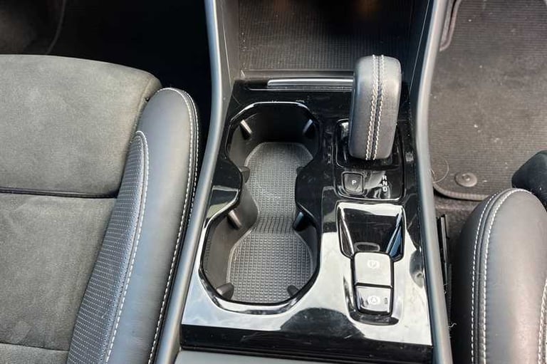 2020 Volvo XC40 2.0 B4P R DESIGN Pro 5dr Auto ESTATE PETROL Automatic