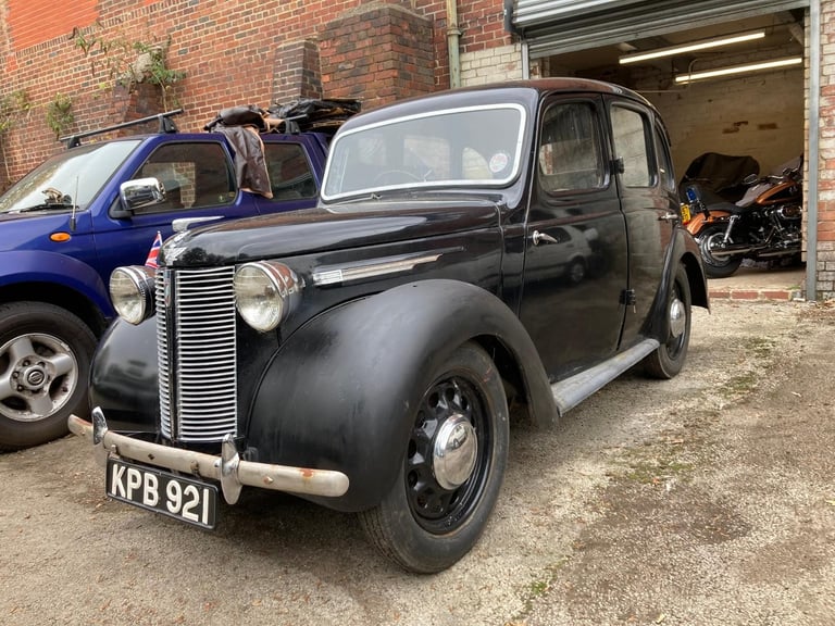 1946 Austin 8 4 DOOR SALOON (UNRESTORED ROCK SOLID ROT FREE SPECIMEN) ART-DECO !