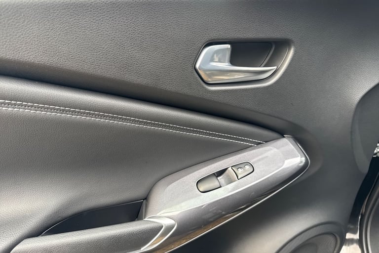 2022 Nissan Juke 1.6 Hybrid N-Connecta 5dr Auto Hatchback Hybrid Automatic