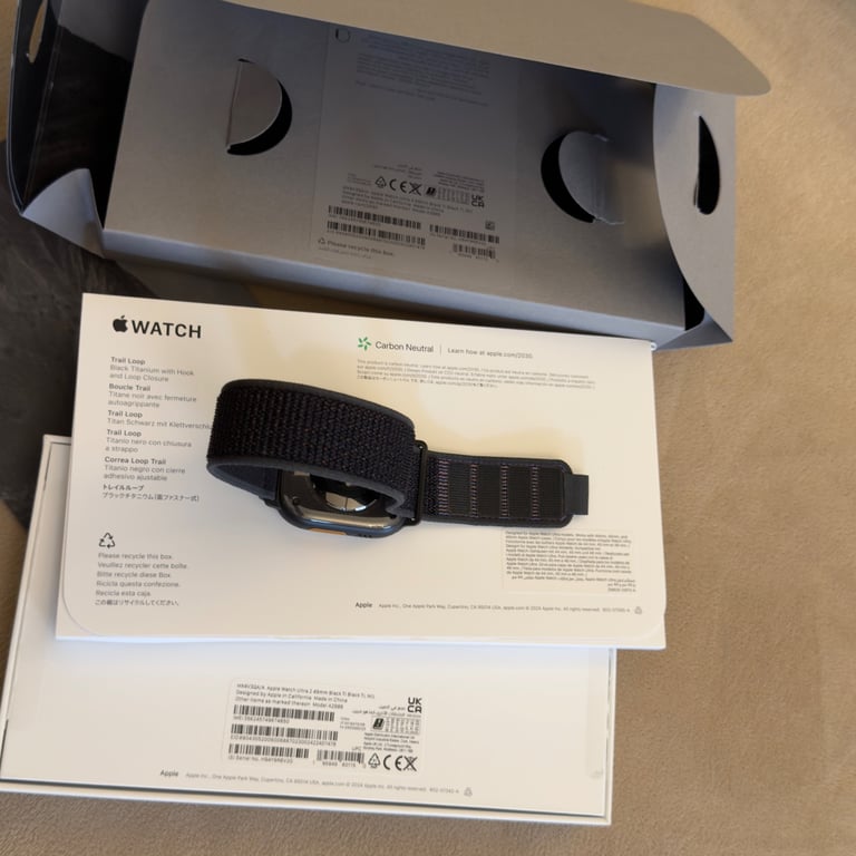 Apple Watch Ultra 2 Black GPS+Cellular 49mm Titanium with the Trail Loop strap 