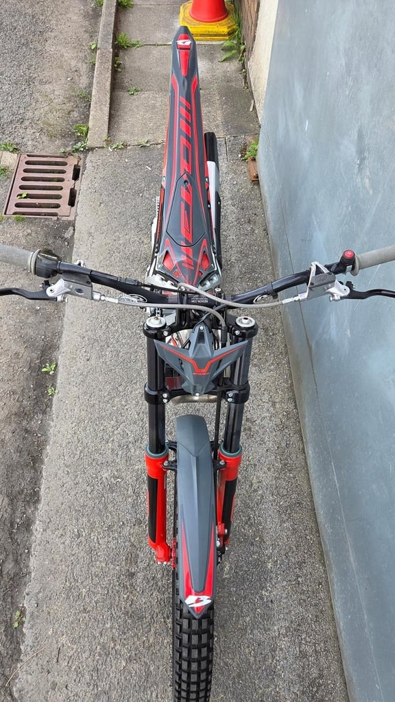BETA EVO 300 2024 TRIALS BIKE VERY GOOD CONDITION