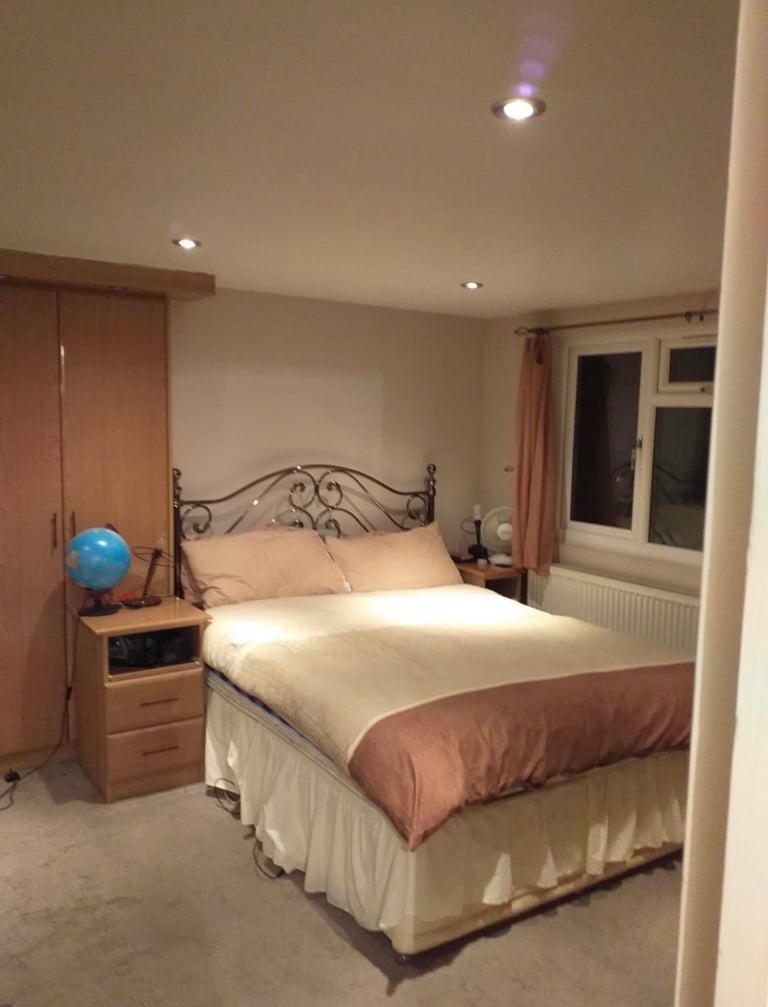 image for Hayes - Very large & luxurious Loft en-suite room
