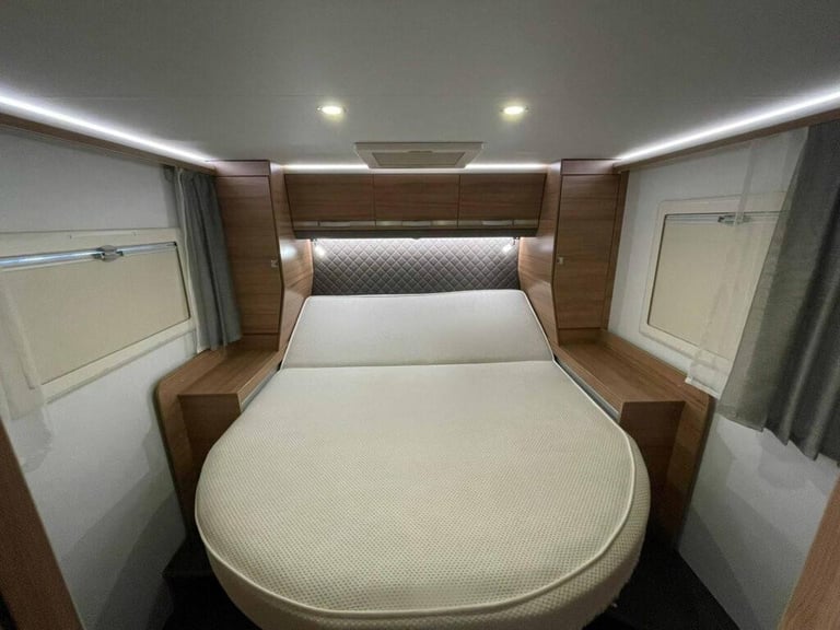 Adria Matrix 670 sc Axess Automatic Rear Garage, Island bed motorhome