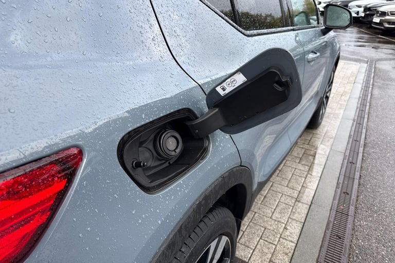 2022 Volvo XC40 2.0 B4 MHEV Ultimate SUV 5dr Petrol Hybrid DCT Auto Euro 6 (s/s) (197 ps) ESTATE ...