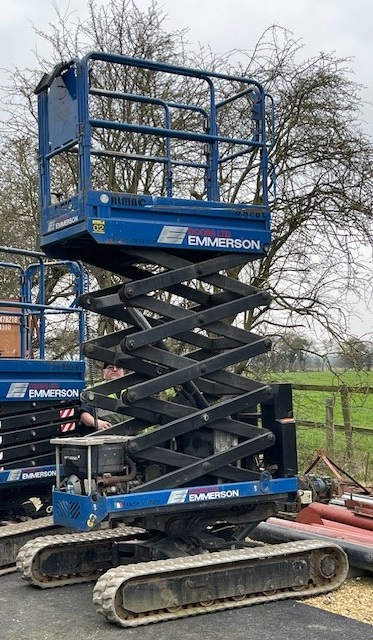 ALMAC TRACKED BI-LEVELLING CRAWLER SCISSOR LIFTS
