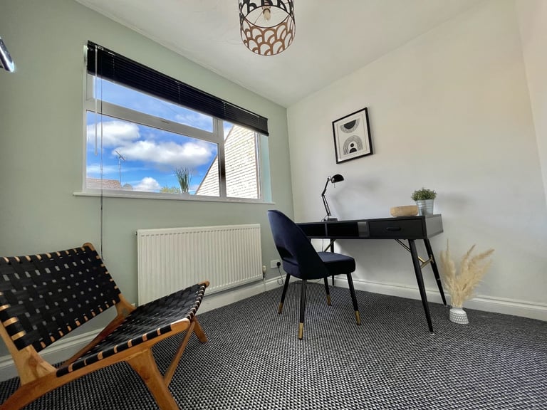 4 bedroom attached house Rugby centre 