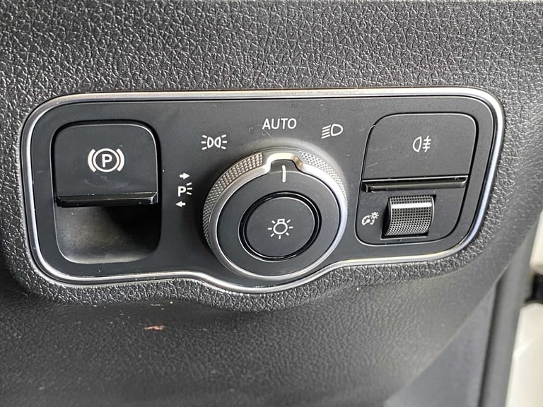 2022 Mercedes-Benz GLB 200 AMG Line Premium 5dr 7G-Tronic Estate Petrol Automatic