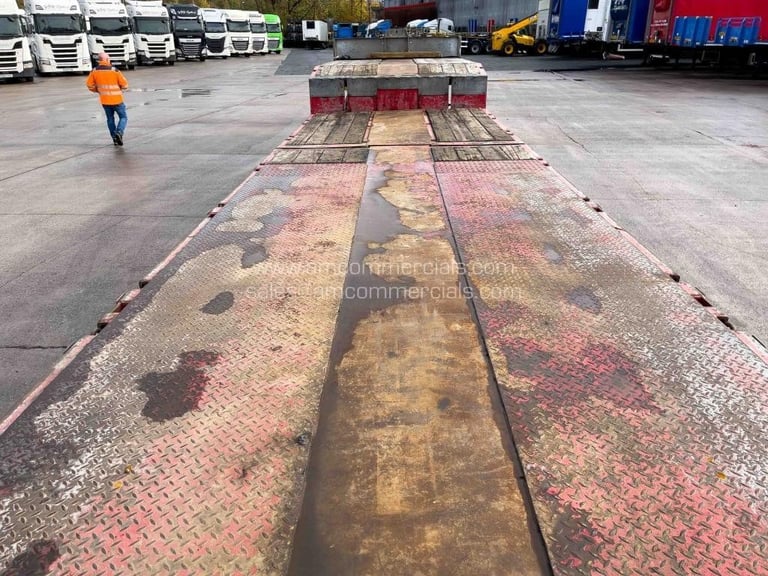 MAX 3 AXLE LOW LOADER 