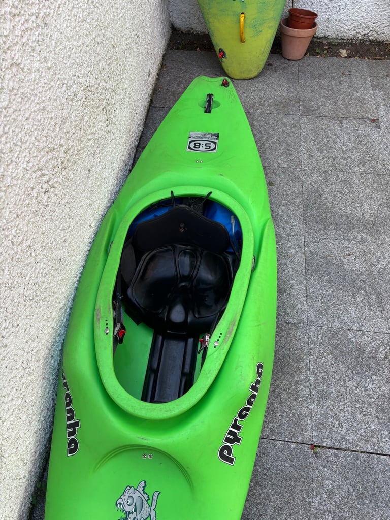 KAYAK - Pyranha S Series - Advqnced Freestyle 