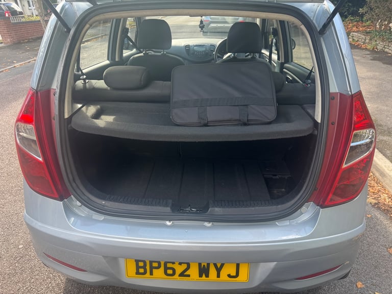 Hyundai, I10, Hatchback, 2012, automatic , 1248 (cc)automatic , 5 doors