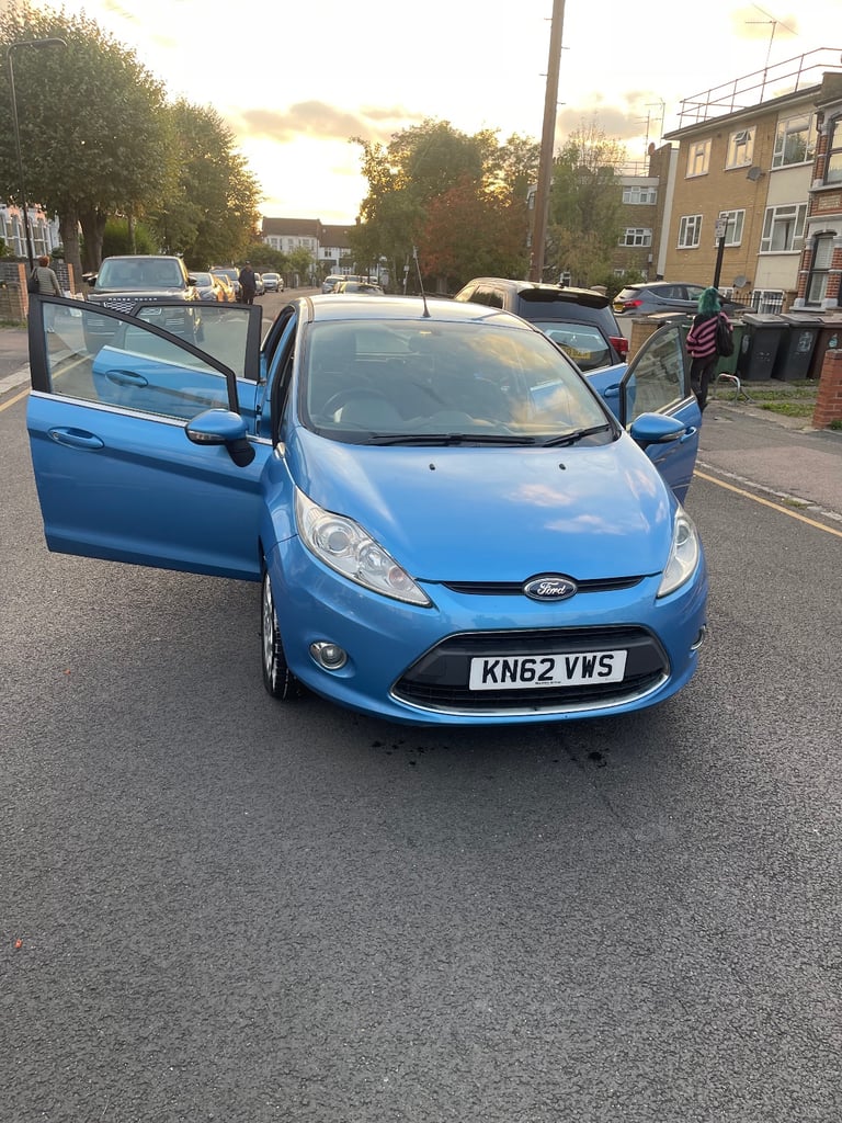 Ford, FIESTA, Hatchback, 2012, Manual, 1242 (cc), 5 doors