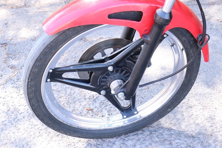 Honda MB5 MB 5 1982 Helios Red One Year Only Super Rare Bike!