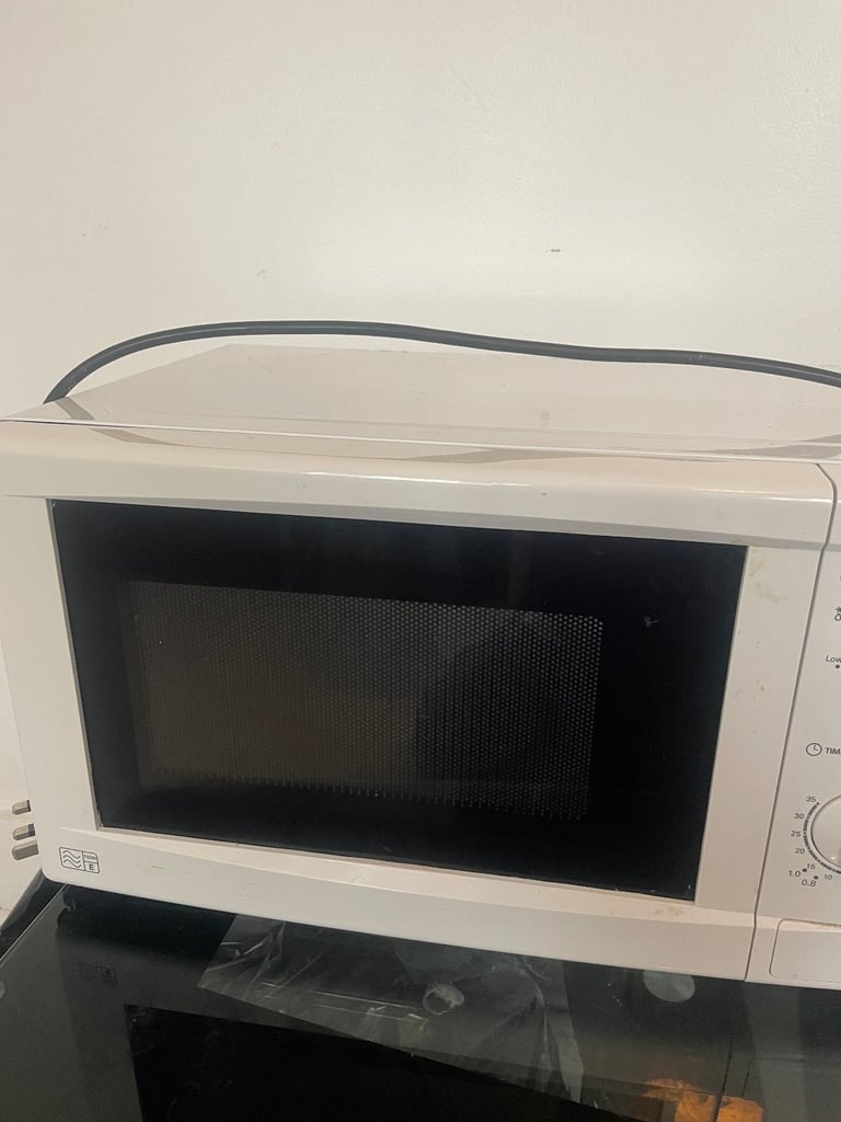 MICROWAVE WHITE,EXCELLENT CONDION ,FULLY WORK