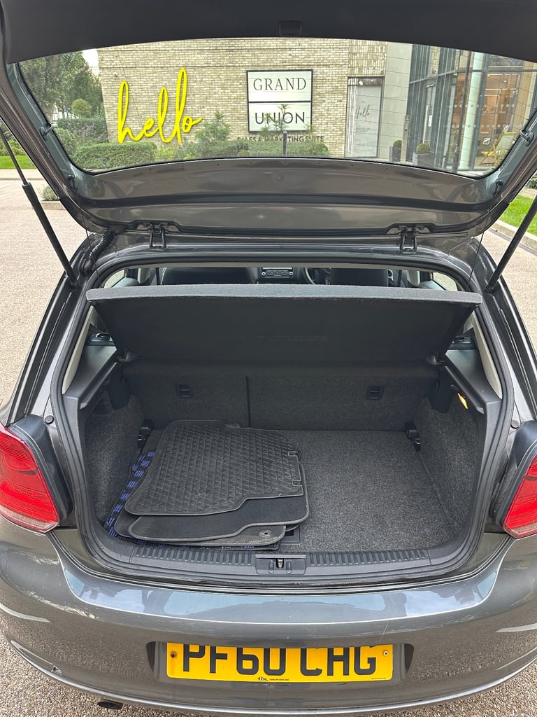 Volkswagen, POLO, Hatchback, 2011, Semi-Auto, 1390 (cc), 5 doors