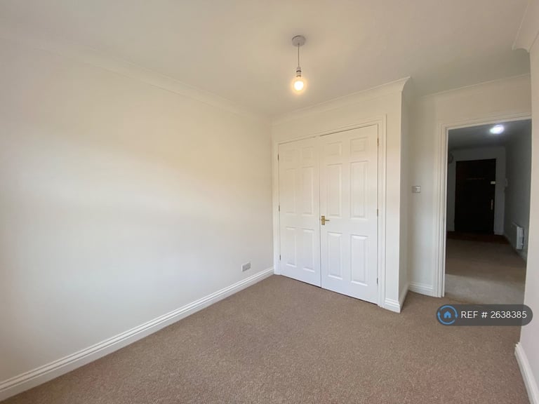 2 bedroom flat in Woods Road, Peckham, SE15 (2 bed) (#2638385)