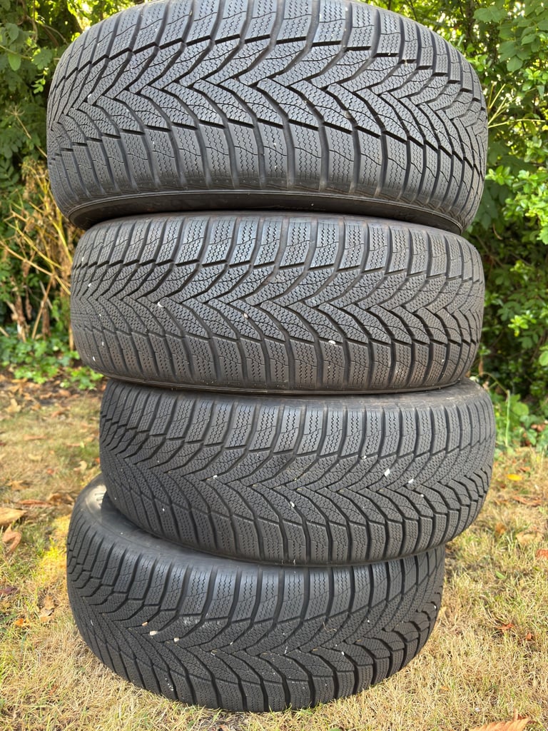 image for Nexen set of tyres 225/55 R17