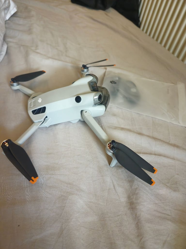 Dji mini 4 pro fly core combo