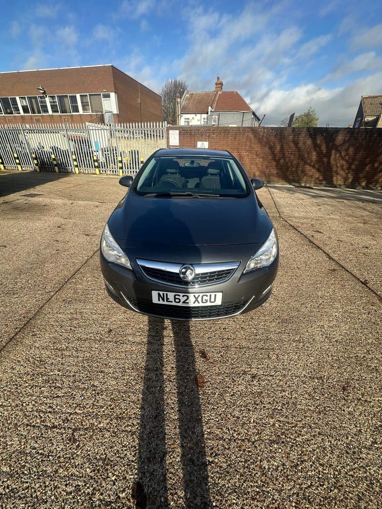 Vauxhall, ASTRA, Hatchback, 2012, Manual, 1598 (cc), 5 doors