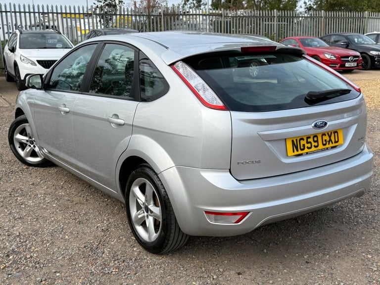 2010 Ford Focus 1.6 Zetec 5dr HATCHBACK Petrol Manual