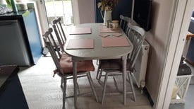 image for Kitchen table and 4 chairs used