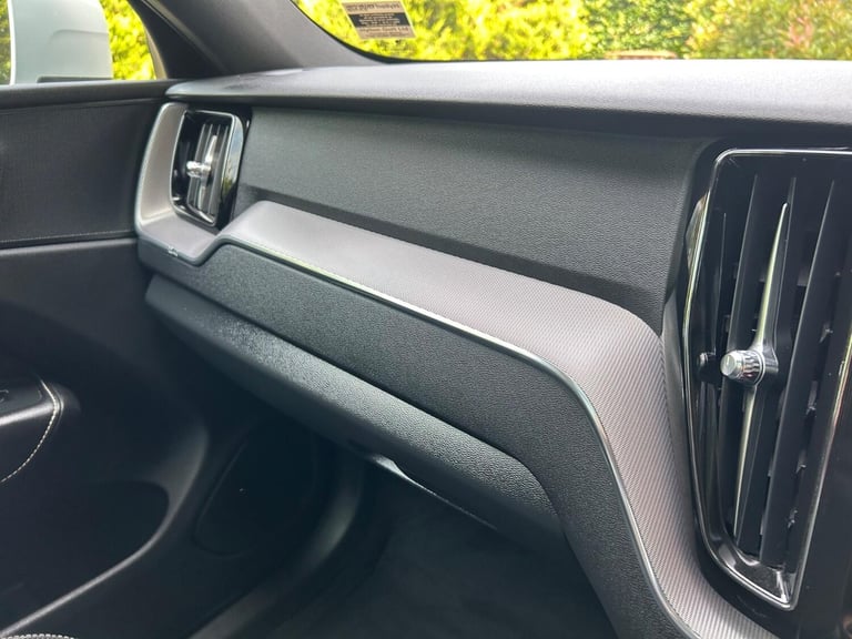 VOLVO XC60 2.0 R-Design T8 Twin Engine AWD 2018