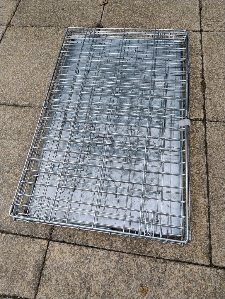Dog cage - medium. Collect Wakefield