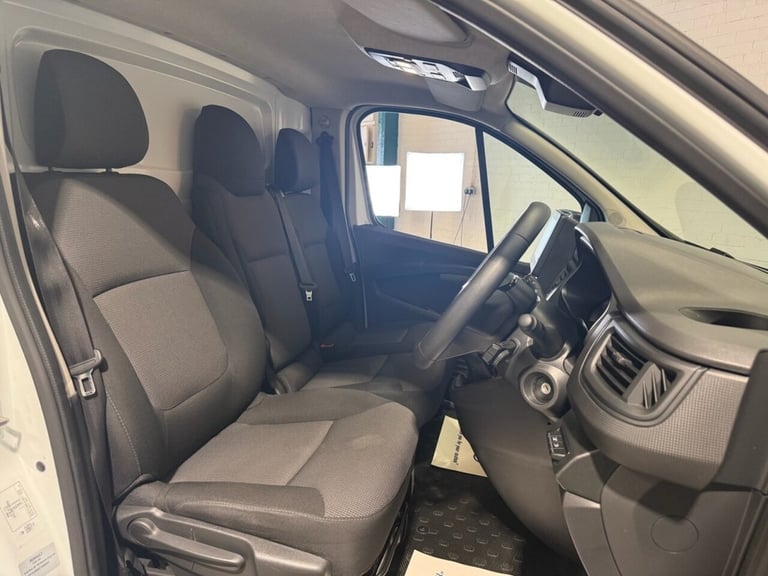 2023 73 RENAULT TRAFIC 2.0 DCI BLUE 30 ADVANCE PANEL VAN 5DR DIESEL MANUAL SWB E