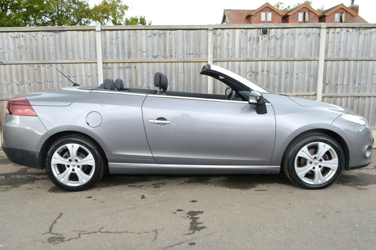 2023 Renault MEGANE DYNAMIQUE TOMTOM V 2.0 16V Dynamique TomTom CVT Euro 5 2dr PETROL Automatic