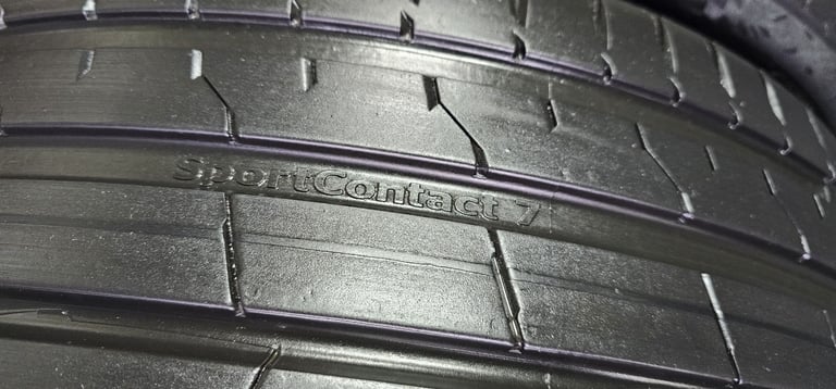 255 35 21 98Y   2 x tyres Continental Sport Contact 7