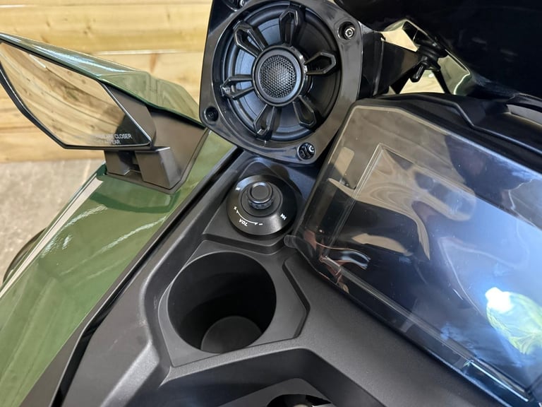 KAWASKAKI ULTRA 310LX 2024 JET SKI BRAND NEW UK MAIN DEALER