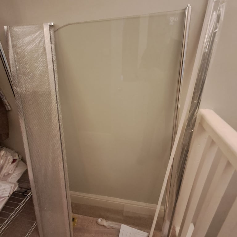 Good quality, new glass shower screen for bath - new and wrapped