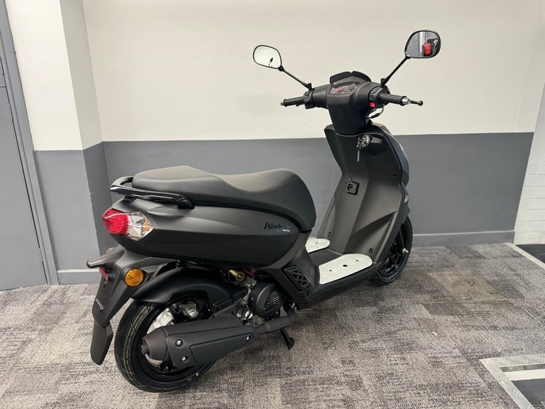 BRAND NEW PEUGEOT KISBEE 50 BLACK EDITION 50cc MOPED 2 YEAR WARRANTY+ DELIVERY