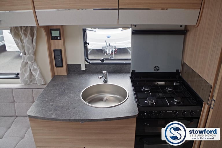 Bailey Phoenix Plus 640, 2021 Used Touring Caravan
