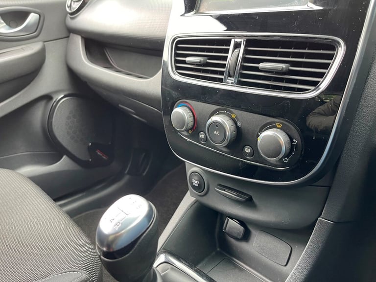 2018 Renault Clio 1.5 dCi Urban Nav Hatchback 5dr Diesel Manual Euro 6 (s/s) (90 ps) Hatchback Di...
