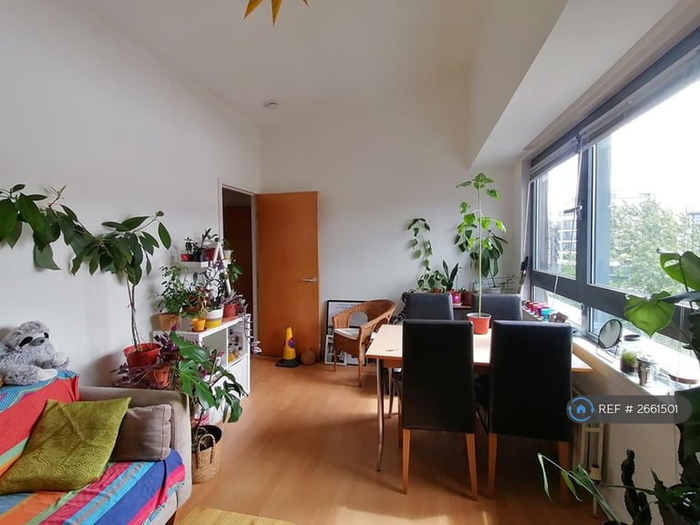 2 bedroom flat in Sandport Way, Edinburgh, EH6 (2 bed) (#2661501)