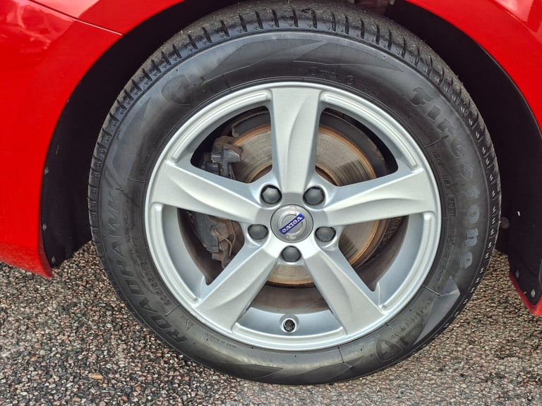 2015 15 Volvo V40 1.6 D2 ES 5 Door Manual. 20GBP RFL. Only 59000 Miles with FSH!