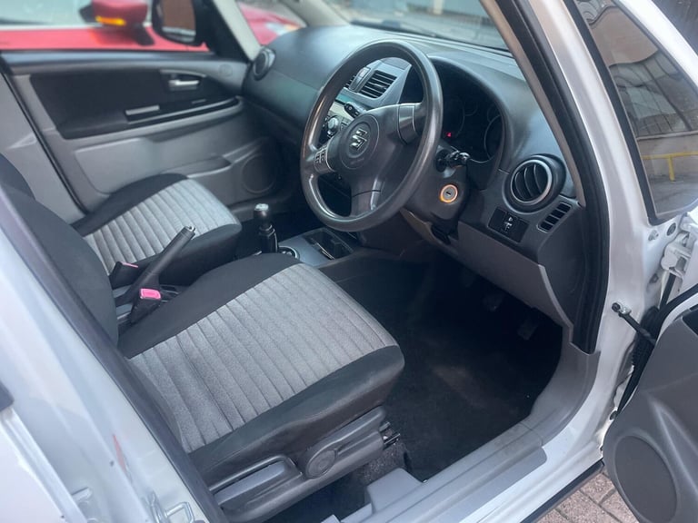 2014 Suzuki SX4 1.6 SZ3 Euro 5 5dr HATCHBACK Petrol Manual