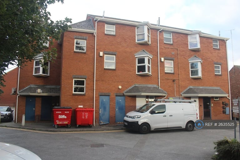 image for 1 bedroom flat in Ropa Court, Leighton Buzzard, LU7 (1 bed) (#2635525)