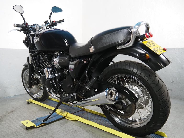 Triumph Thunderbird Sport 900 triple ,fantastic classic naked roadster 