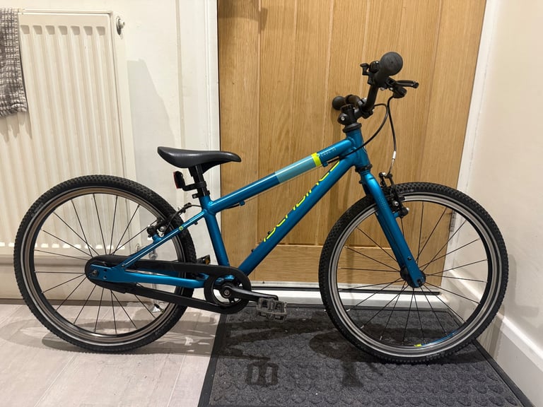 image for Childrens Islabike Cnoc 20 Hybrid Bike, Blue, Great Condition! 
