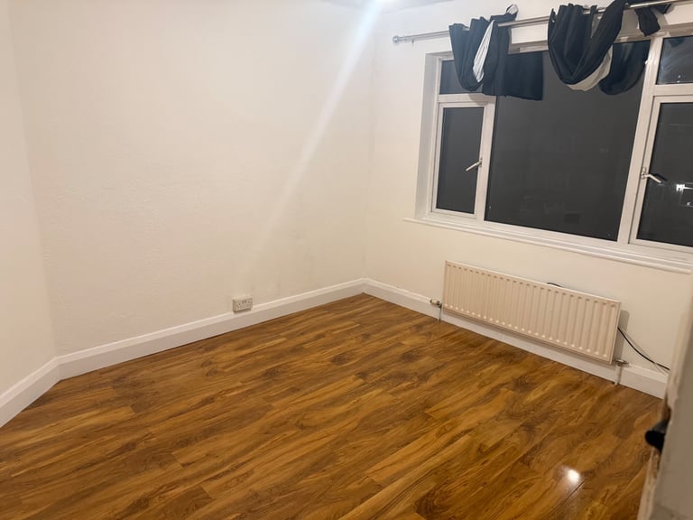 2 Bedroom first Floor Maisonette (Flat) is available to rent in Hayes UB4 