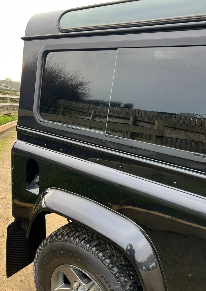 2011 - 61 Land Rover Defender 90 2.2 TDCi XS 4WD SWB Euro 5 WINDOW VAN Diesel