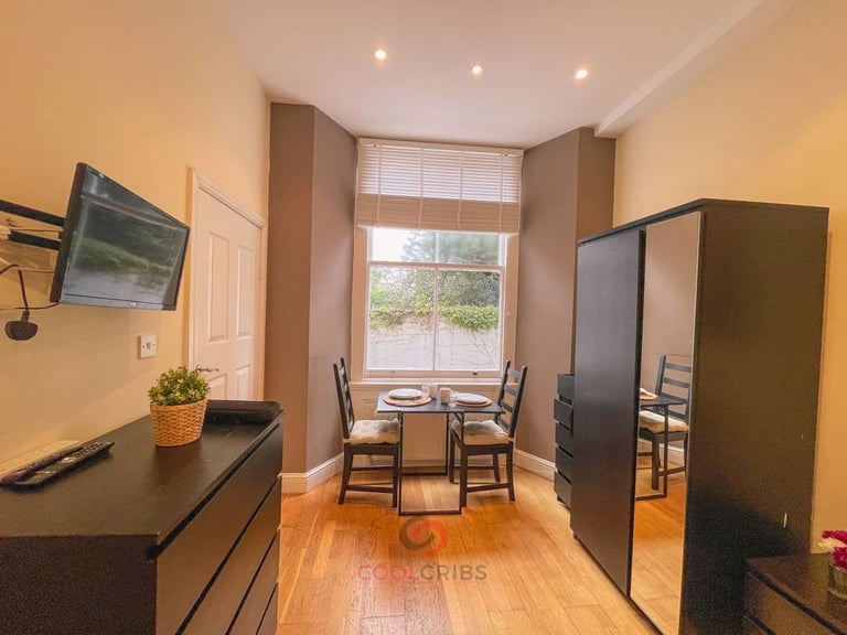  Newly refurbished studio flat on a quiet street, Westbourne Grove Terrace, Bayswater,W2.-Ref: 370